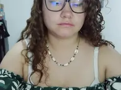 Amateur Free Porn Cam of Curly_greeneyed
