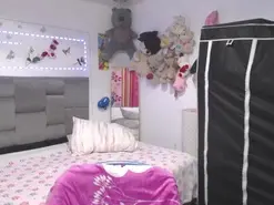 Amateur Live Sex Cam of morenaMilf