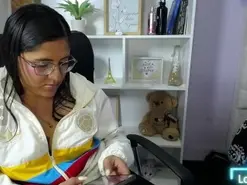 Amateur Free Live Porn of chantal_adams0