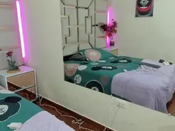 Amateur Live Sex Cam of alma_alavares