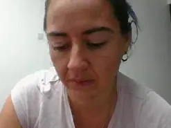 Amateur Nude Webcam of mey_bala