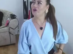 Amateur Live Sex Cam of mature_magenta