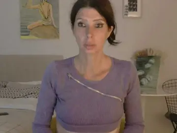 Bongacams Free Porn Cam of RoxySkyBlue