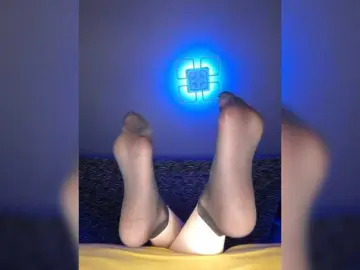 Bongacams Free Porn Cam of Kira-Feet