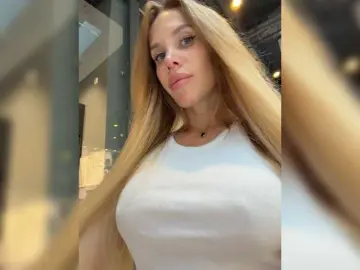 Bongacams Sex Cam of blondinochkaa
