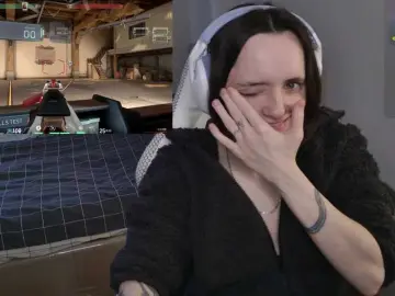 Bongacams Live Sex Cam of LunaL0ve