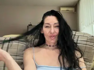 Bongacams Private Sex Chat of KorolevaQween000