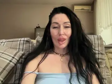 Bongacams Nude Webcam of KorolevaQween000