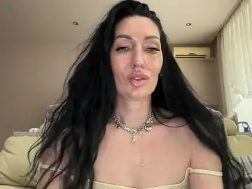 Bongacams Free Porn Cam of KorolevaQween000