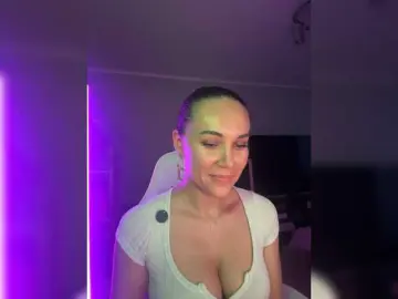 Bongacams Best live sex cam show of QWEENII