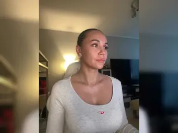 Bongacams Best live sex cam show of QWEENII