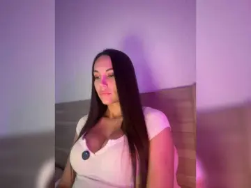 Bongacams Watch Live Sex Cams of QWEENII