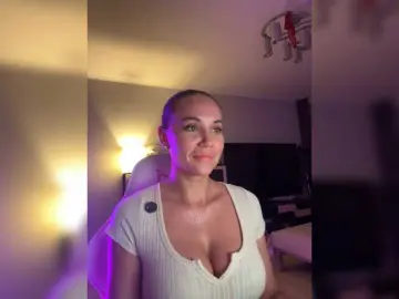 Bongacams Best live sex cam show of QWEENII