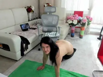 Bongacams Watch Live Sex Cams of LoveCatsuit