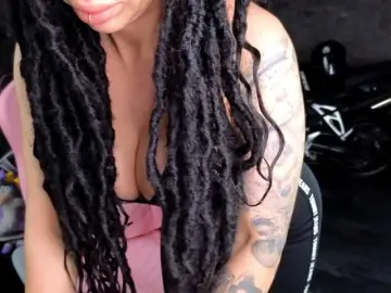 Bongacams Free Porn Cam of -BABAYAGA-