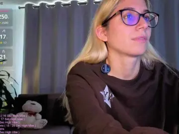 Bongacams Watch Live Sex Cams of LittleSammy