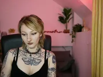 Bongacams Private Sex Chat of tattooedblondee18