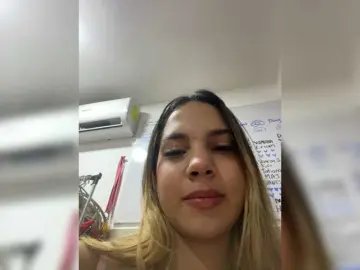 Bongacams Watch Live Sex Cams of MeganRosse1