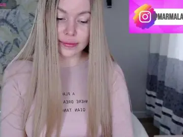 Bongacams Free Porn Cam of Foxymoxy19