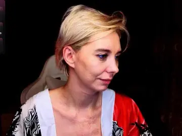 Bongacams Free Porn Cam of BlondIce