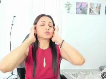 Bongacams Live Sex Cam of Carlin1511