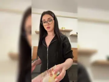 Bongacams Sex Cam of Chiaralovee
