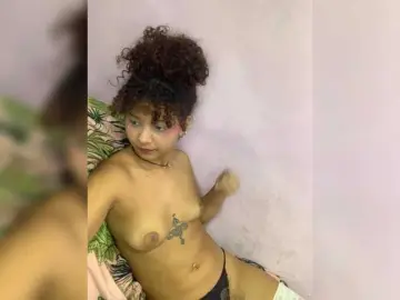 Bongacams Free Porn Cam of milanxbunny333