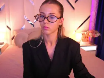 Bongacams Free Porn Cam of LoveeDove