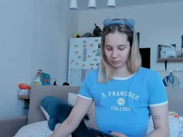 Bongacams Live Sex Cam of Girlalonehome