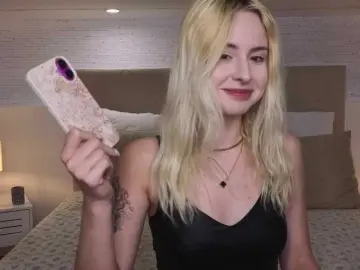 Bongacams Watch Live Sex Cams of Bella-crazyy