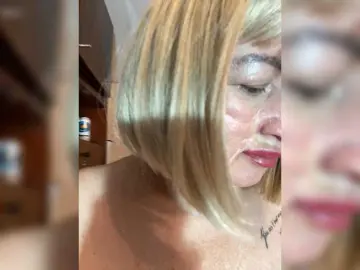 Bongacams Watch Live Sex Cams of SVETIKBOMBOCHKA