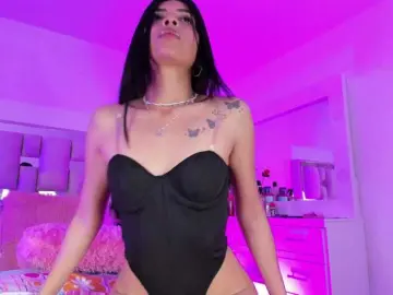 Bongacams Watch Live Sex Cams of emili-clark