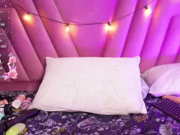 Bongacams Watch Live Sex Cams of naughtyyindiann