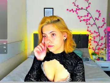Bongacams Adult Webcams of DellaRowwe
