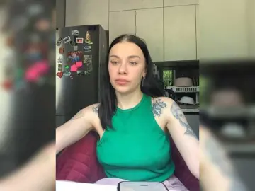 Bongacams Best live sex cam show of MaidenCrystal