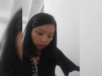 Bongacams Nude Webcam of Selinababy99