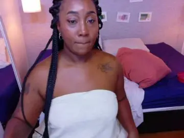 Bongacams Adult Webcam of kiara-evanss