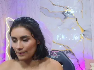 Bongacams Watch Live Sex Cams of PEACHY-TAY