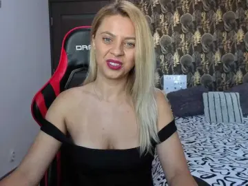 Bongacams Adult Video Chat of CarlaStaceeFun