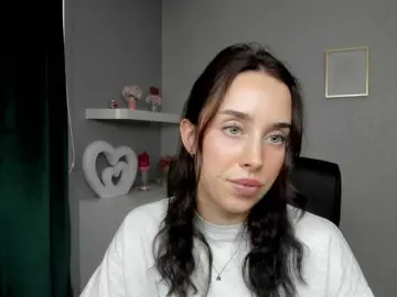 Bongacams Sex Cam of adeleLive
