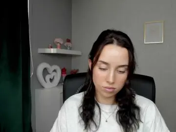 Bongacams Sex Chat of adeleLive