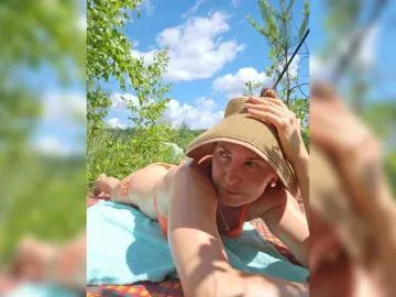 Bongacams Watch Live Sex Cams of EditaMilf