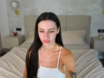 Bongacams Watch Live Sex Cams of SnowWhiteee