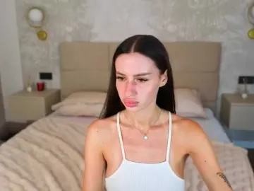 Bongacams Watch Live Sex Cams of SnowWhiteee