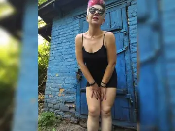 Bongacams Nude Webcam of BUSINKA-25