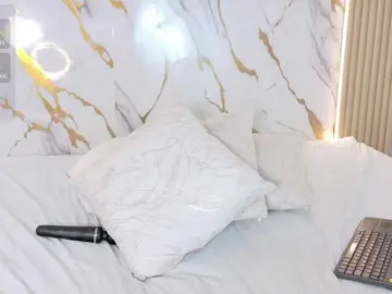 Bongacams Watch Live Sex Cams of ZoeLonghair