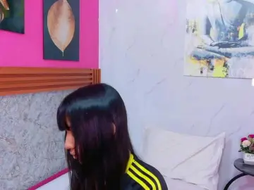 Bongacams Sex Cam of littleeemiily
