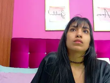Bongacams Adult Webcams of littleeemiily