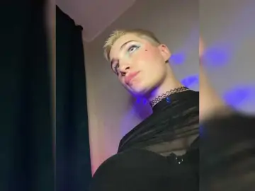 Bongacams Free Live Porn of AbsintheGirl
