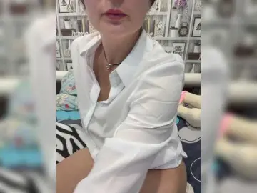Bongacams Best Webcam of CreamRaspberrya